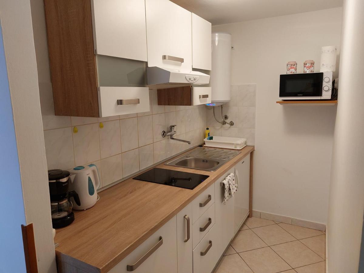 Apartmani Ana Đảo Đảo Cres Ngoại thất bức ảnh