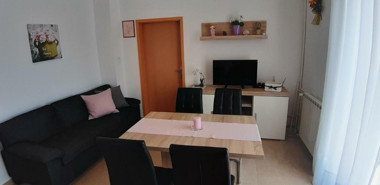 Apartmani Ana Đảo Đảo Cres Ngoại thất bức ảnh